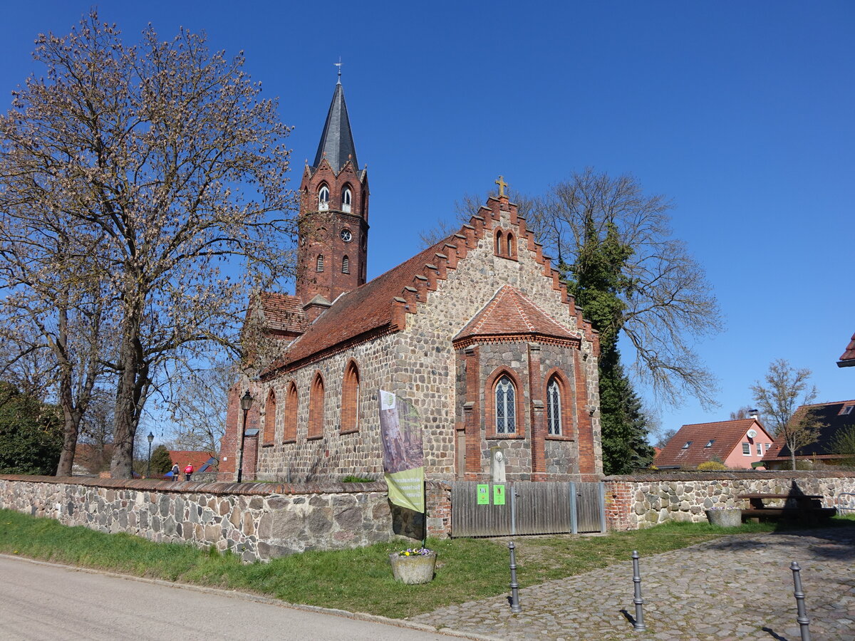 Altk�nkendorf, evangelische Kirche, Feldsteinkirche aus dem 13. Jahrhundert (09.04.2026)