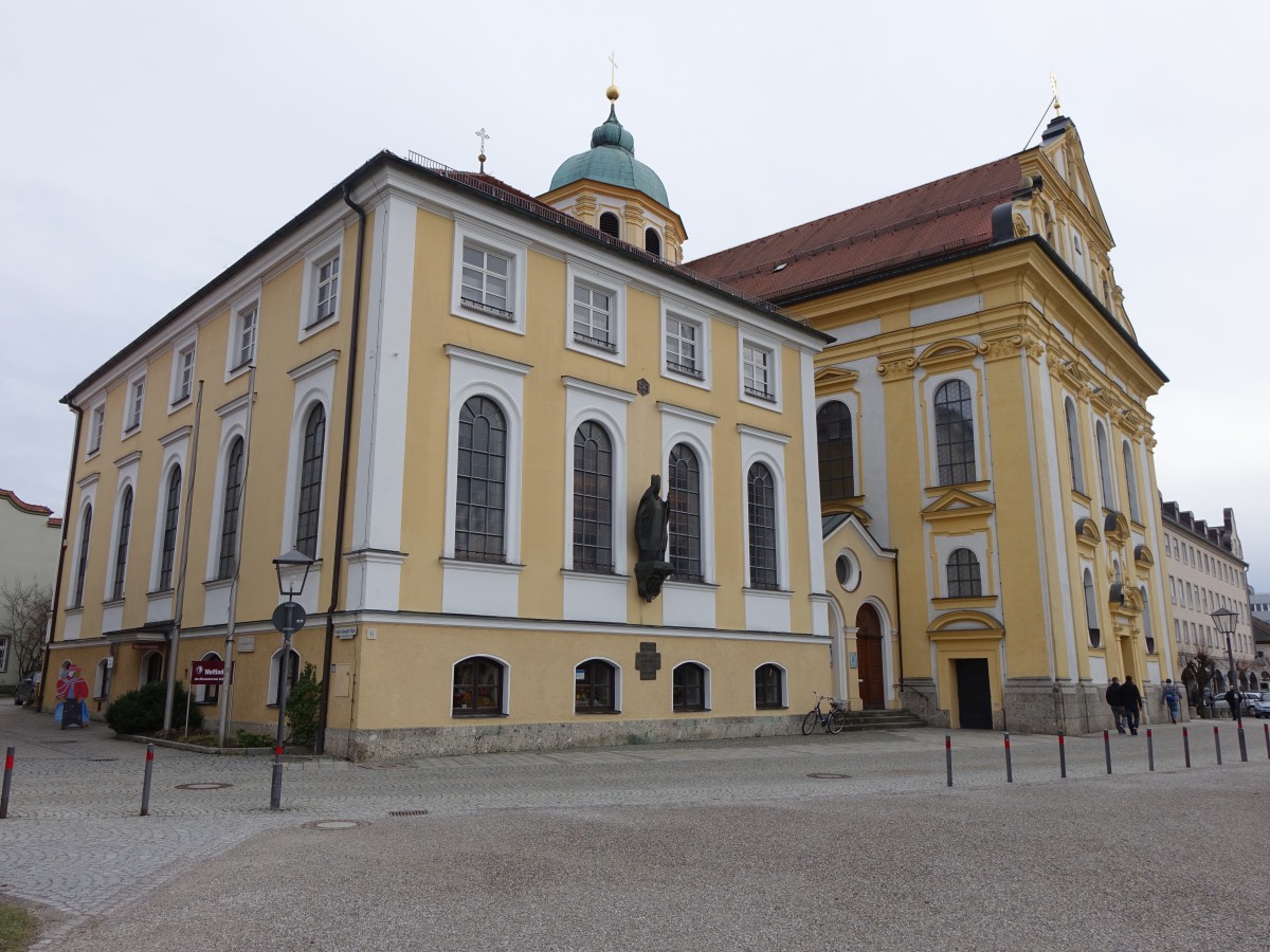 Alttting, St. Magdalena Kirche und Kongregationssaal am Kapellplatz, seit 1874 Kapuziner Klosterkirche, erbaut von 1697 bis 1698, barocker Saalbau (14.02.2016)