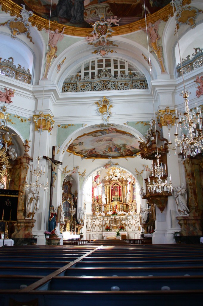 Altomnster, Chor mit Hochaltar der Rokoko Klosterkirche St. Alto (02.11.2014)