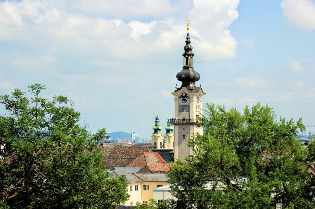 Altstadt von Linz mit Landhausturm... aufgenommen am 7.7.2012