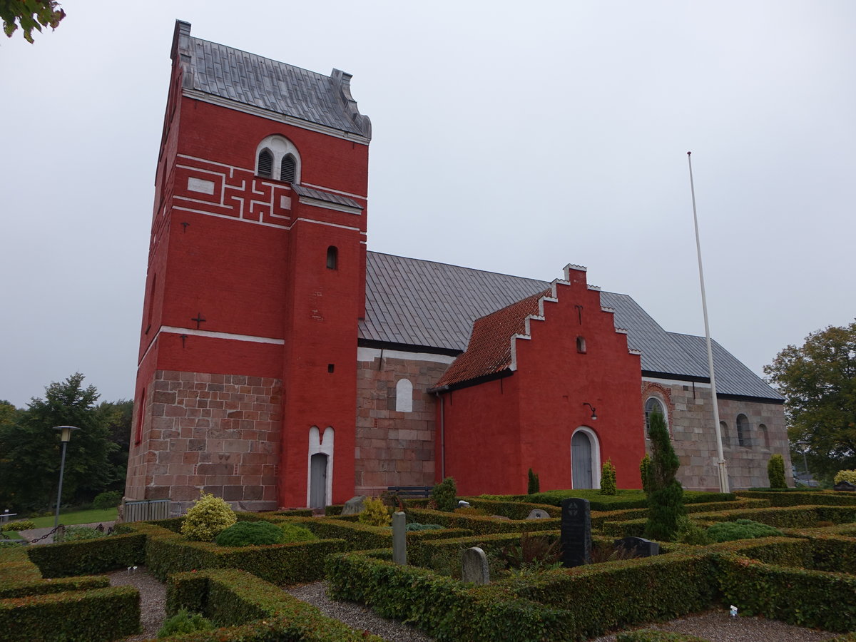 Alum, evangelische Kirche, erbaut im 16. Jahrdhundert aus Granitquadern (21.09.2020)
