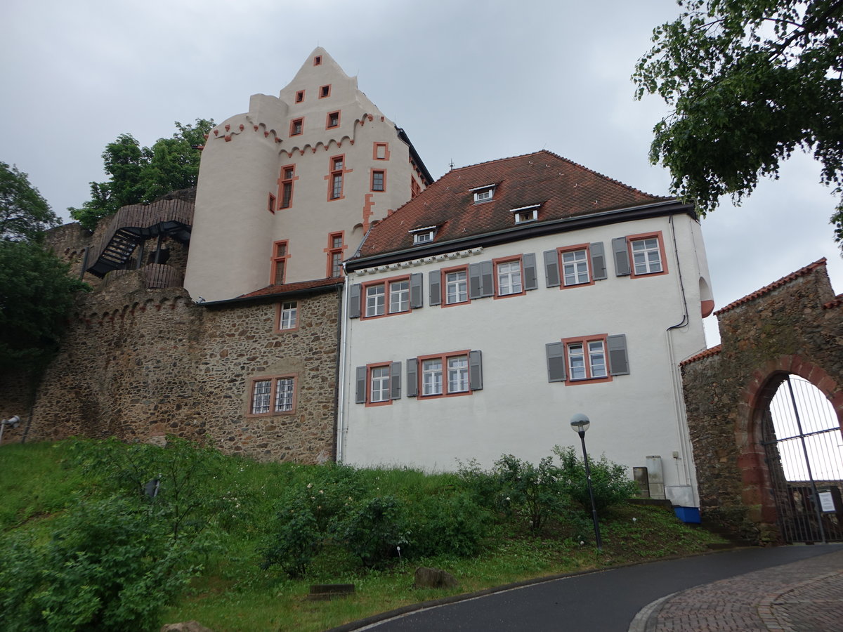 Alzenau, Burganlage, Hauptburg mit Palas, erbaut im 14. Jahrhundert (13.05.2018)