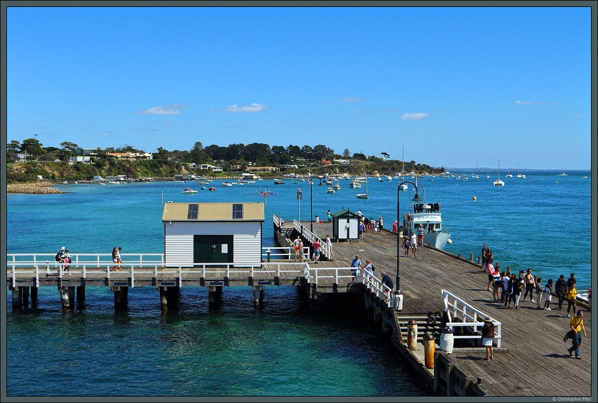 Am Anleger von Sorrento, einem Dorf an der westlichen Spitze der Mornington-Halbinsel, starten die Fhren nach Queenskliff am gegenberliegenden Ufer der Port Phillip Bay. (01.01.2020)