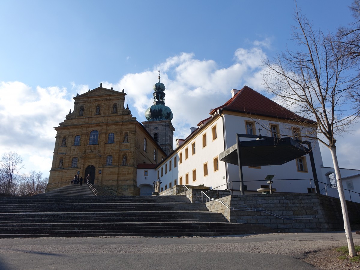 Amberg, Franziskanerkloster und Klosterkirche Maria Hilf, erbaut von 1633 bis 1711 durch Wolfgang Dientzenhofer (06.04.2015)