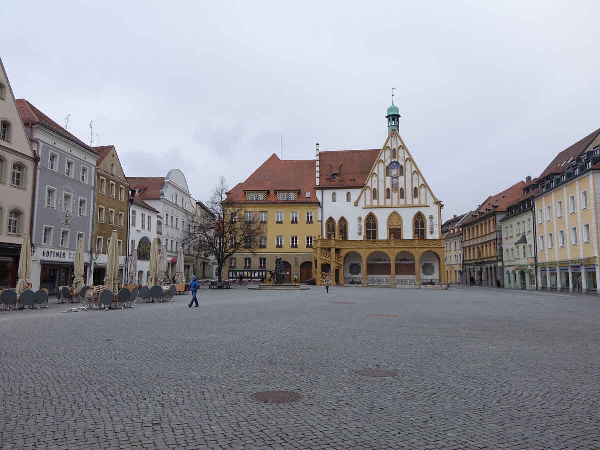 Amberg, Marktplatz mit Rathaus aus dem 14. Jahrhundert (06.04.2015)