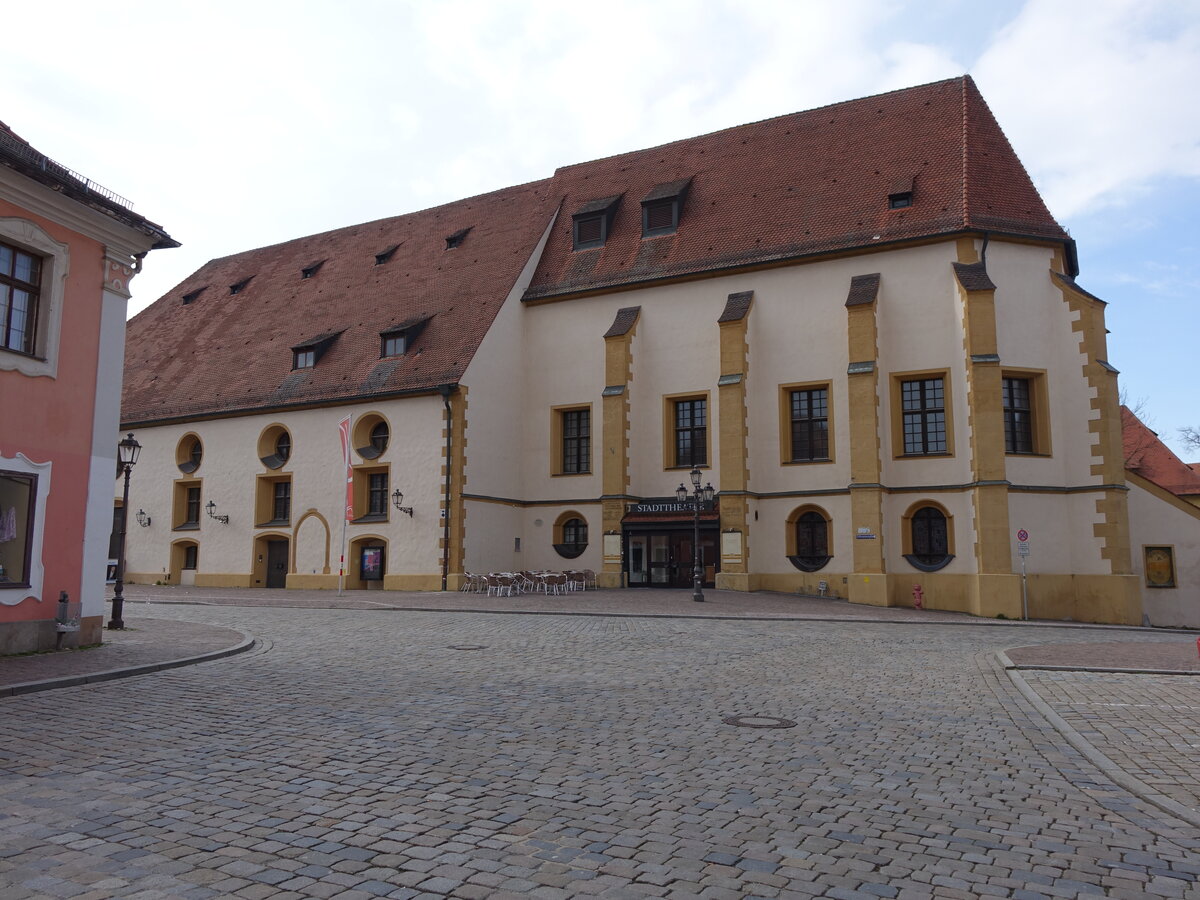 Amberg, Stadttheater im ehem. Franziskanerkloster am Schrannenplatz (06.04.2015)