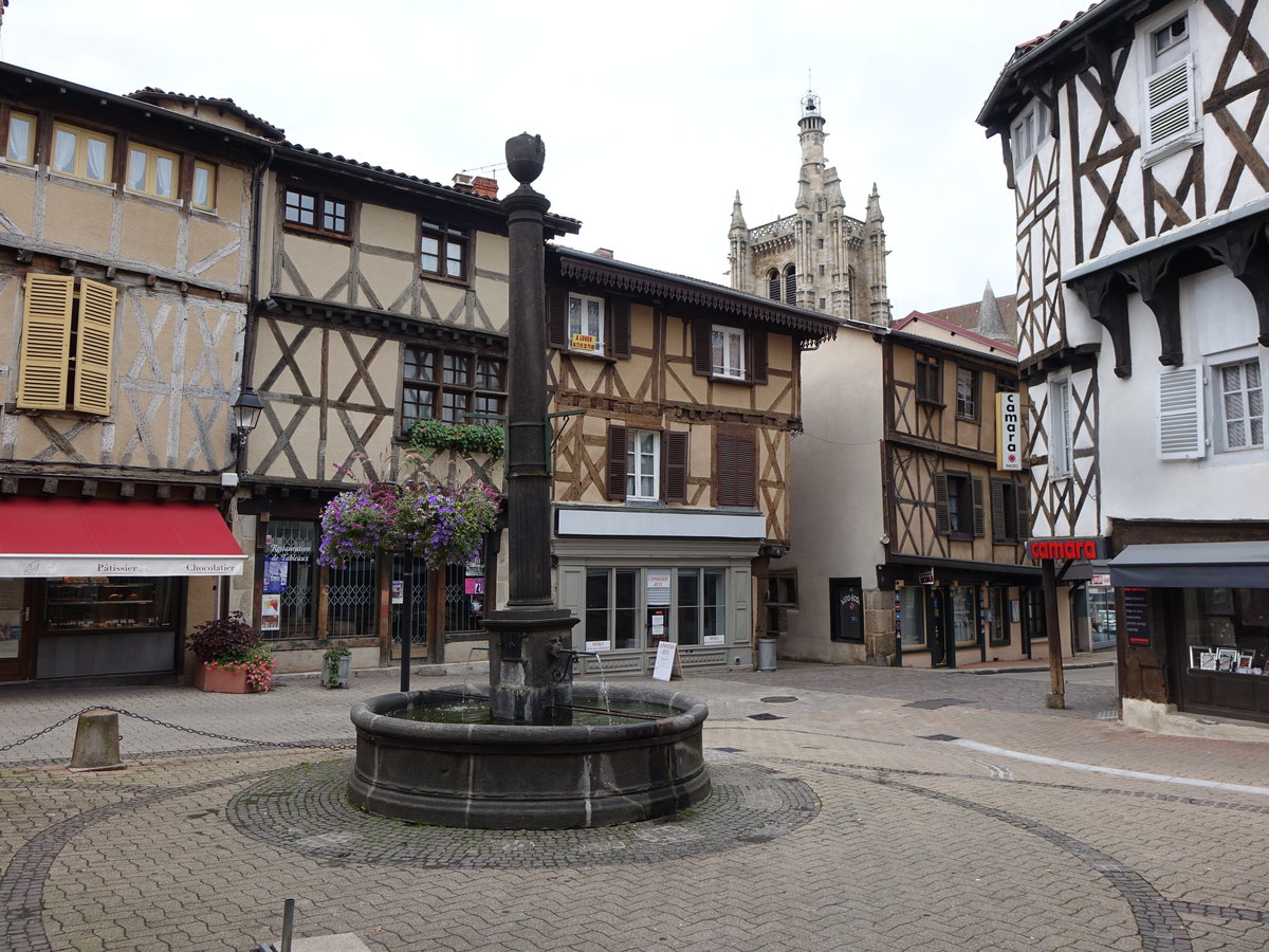 Ambert, Huser in der Rue de la Republique (19.09.2016)