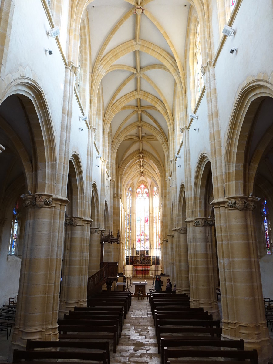 Ambierle, Innenraum der Saint-Martin Kirche (22.09.2016)