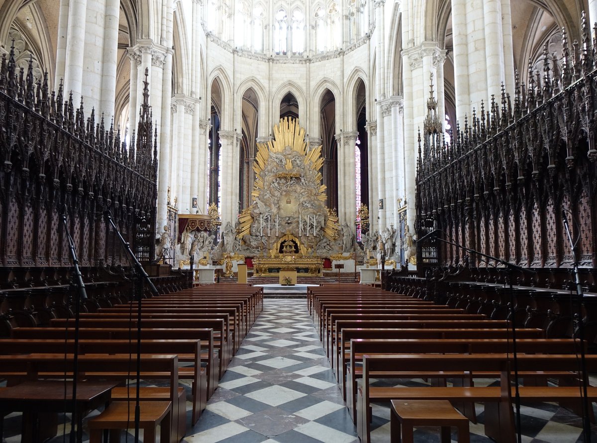 Amiens, Chorgesthl in der Kathedrale Notre Dame (15.05.2016)