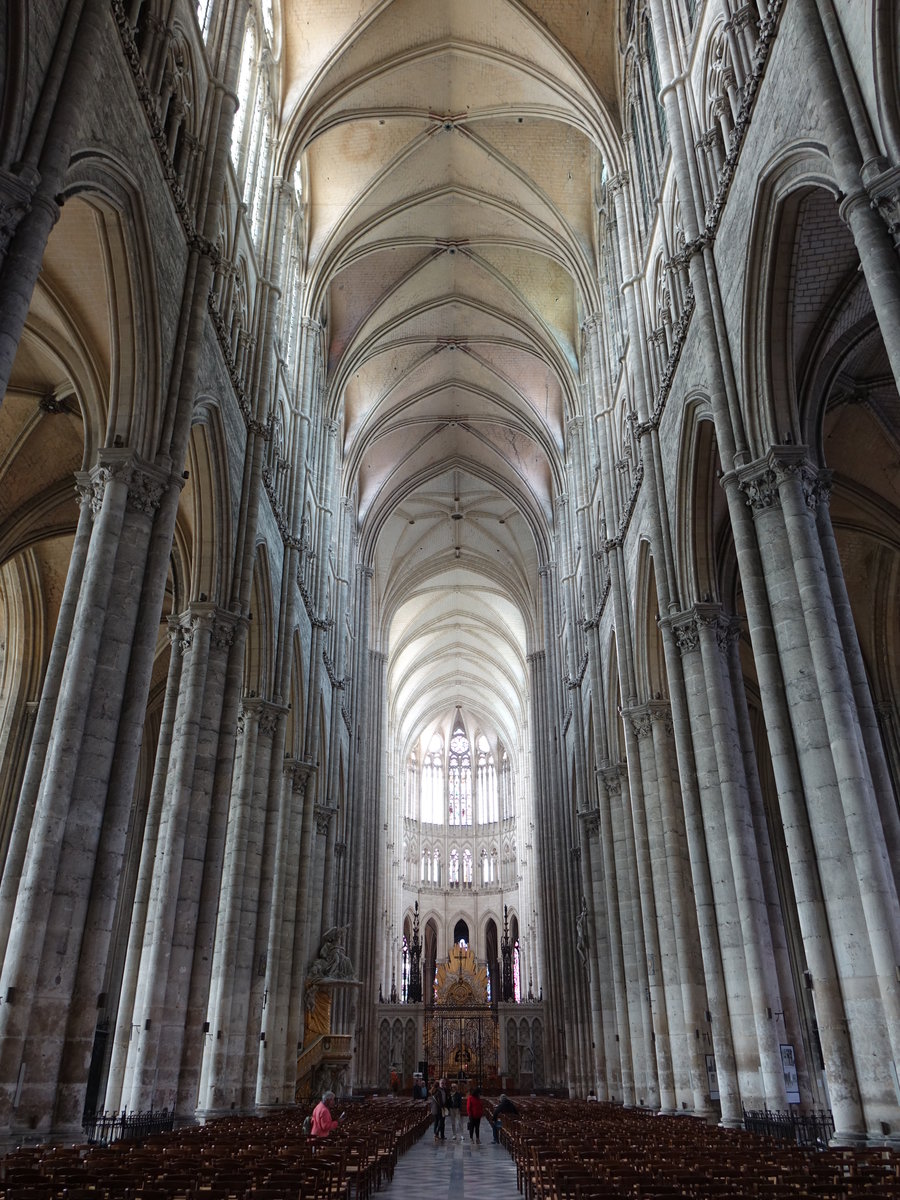 Amiens, Mittelschiff der Kathedrale Notre Dame (15.05.2016)