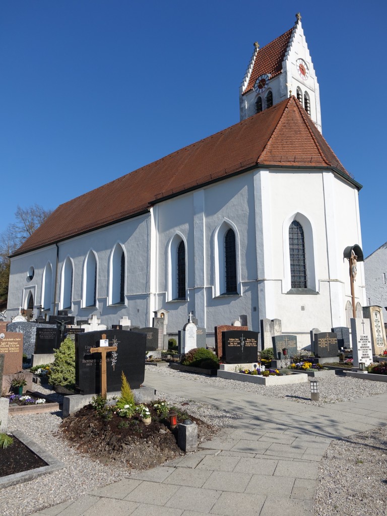 Ampermoching, Pfarrkirche St. Peter, erbaut im 15. Jahrhundert (19.04.2015)