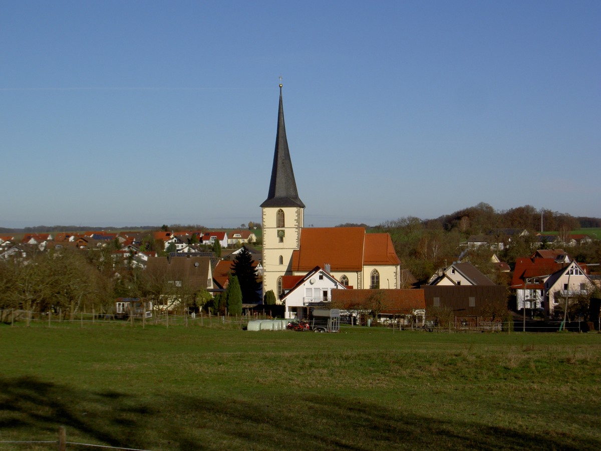 Amrichshausen, Pfarrkirche Maria Geburt, erbaut von 1614 bis 1625 durch Julius Echter (25.11.2013)