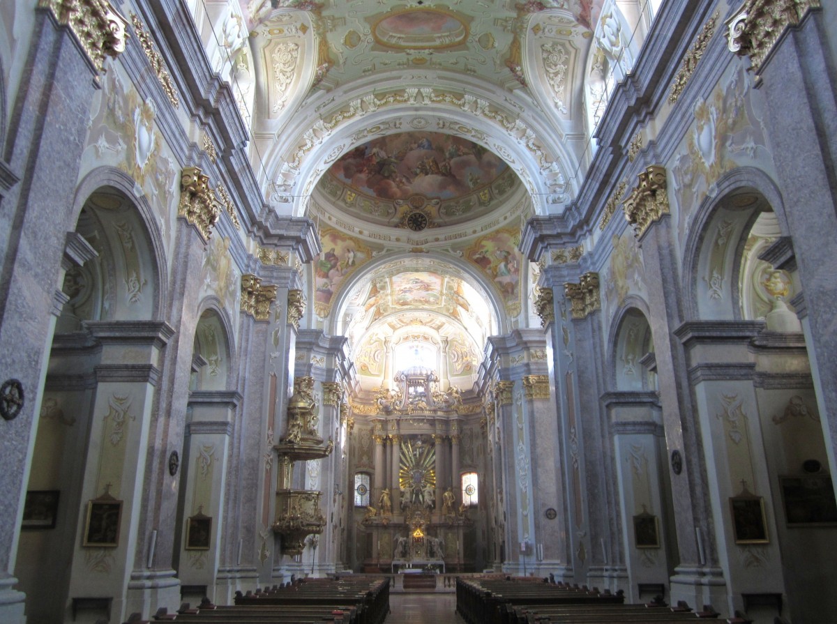 Amstetten, Wallfahrtskirche Sonntagberg, Hochaltar und Kanzel von Melchior Hefele, 
Altarplastiken von Jakob Schletterer, Deckenfresken von Danien Gran (17.08.2013)