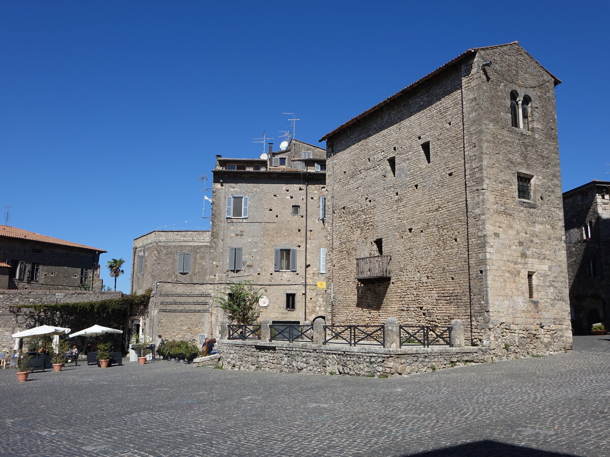 Anagni, historische Gebude an der Piazza Innocenzo III. (18.09.2022)