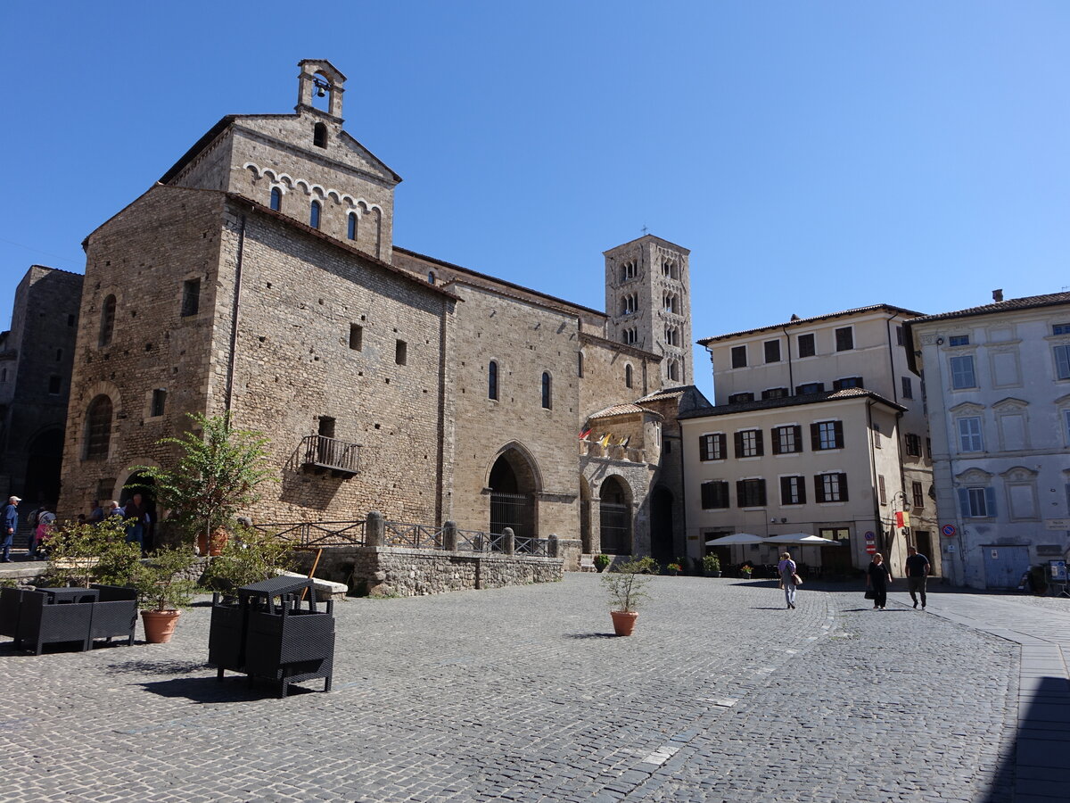 Anagni, romanischer Dom St. Maria, erbaut von 1077 bis 1104 (18.09.2022)