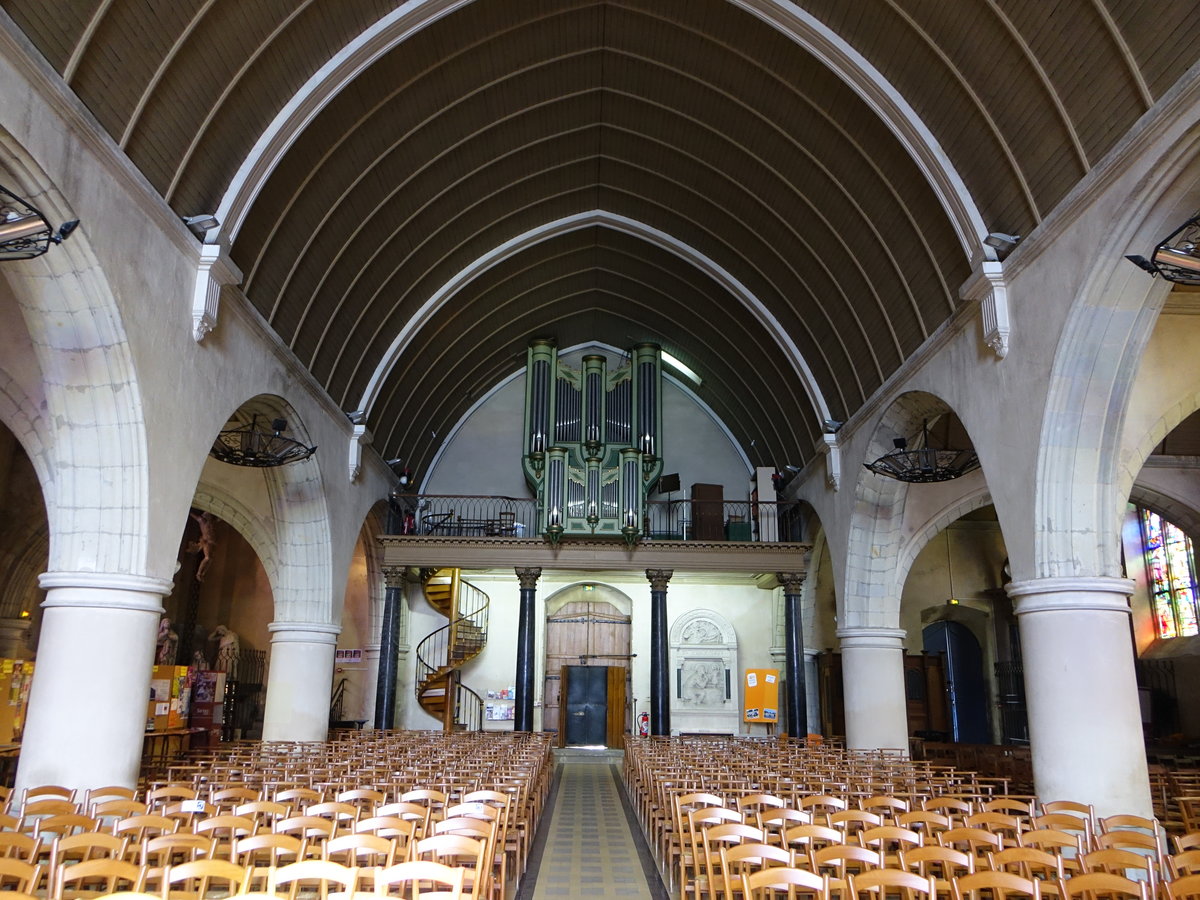 Ancenis, Orgelempore in der Kirche Saint Pierre et Saint Paul (12.07.2017)