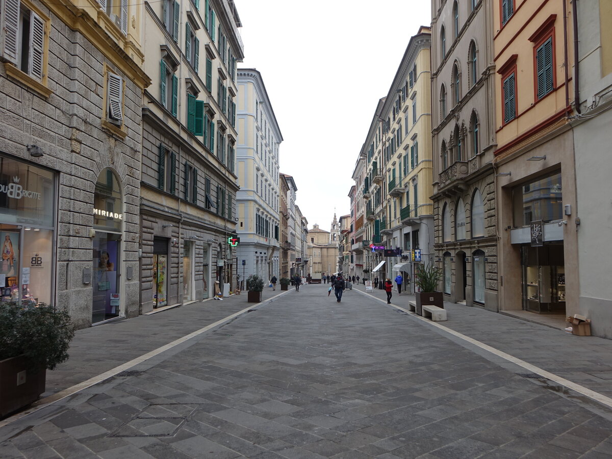 Ancona, Geschftsgebude am Corso Giuseppe Garibaldi (31.03.2022)