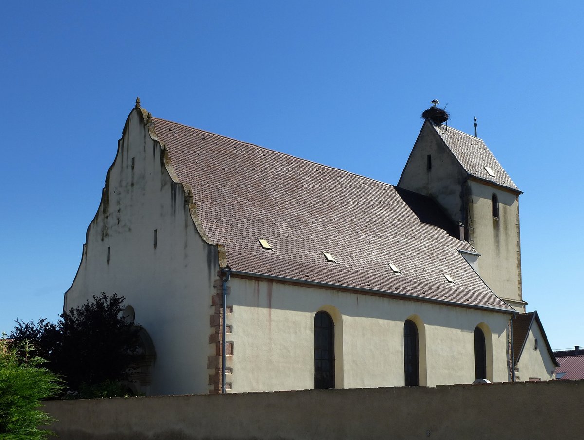 Andolsheim im Elsa, die Lutherische Kirche St.Georg, war von 1687-1883 Simultankirche, Juli 2016