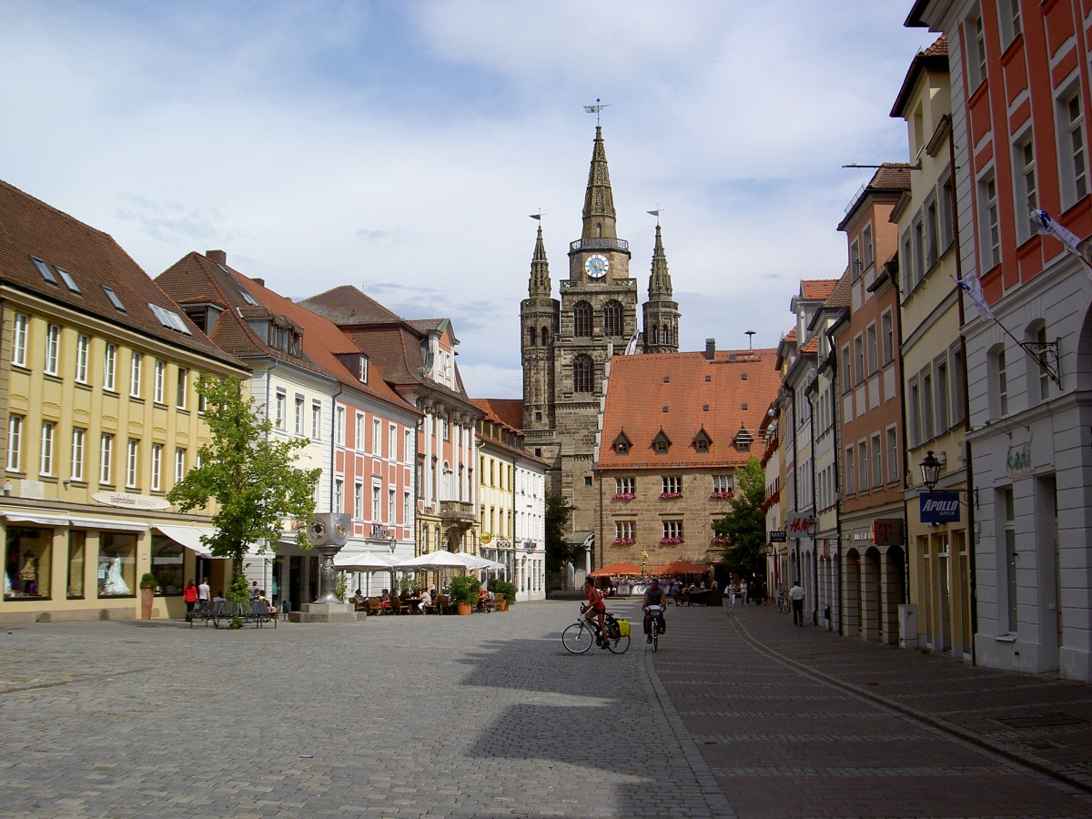 Ansbach, Martin Luther Platz mit St. Gumbertus Kirche (10.08.2014)