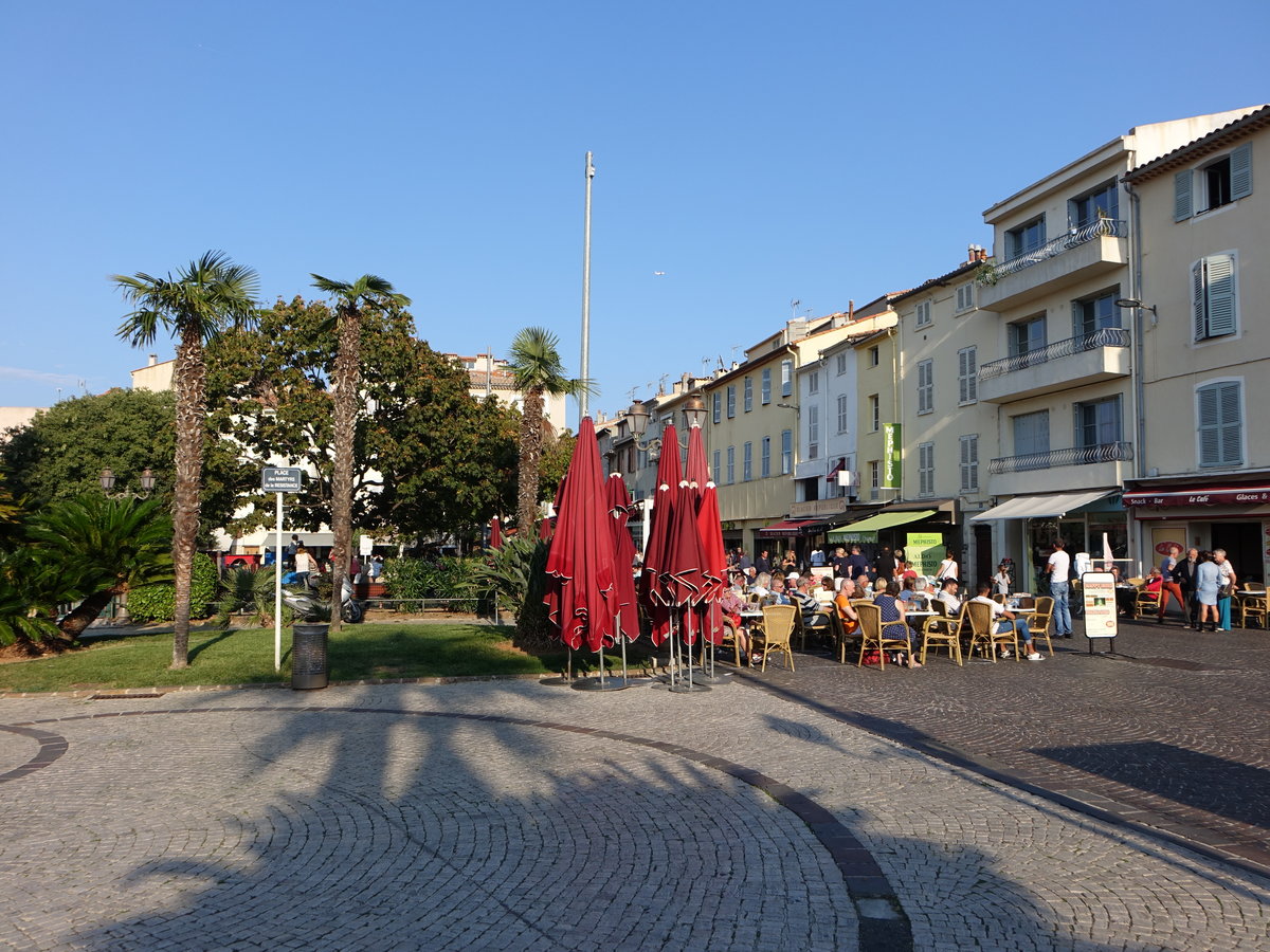 Antibes, Huser und Cafes am Place de la Republique (27.09.2017)