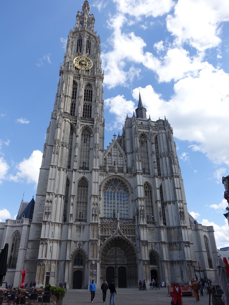 Antwerpen, Liebfrauenkathedrale, erbaut ab 1352, 123 Meter hoher Nordturm (28.04.2015)