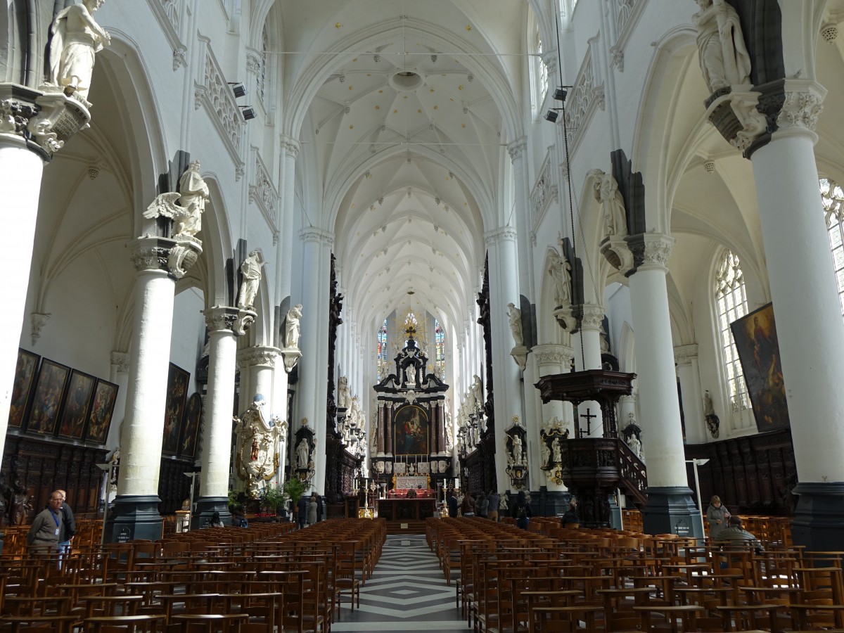 Antwerpen, Mittelschiff mit Hochaltar in der St. Paulus Kirche (28.04.2015)