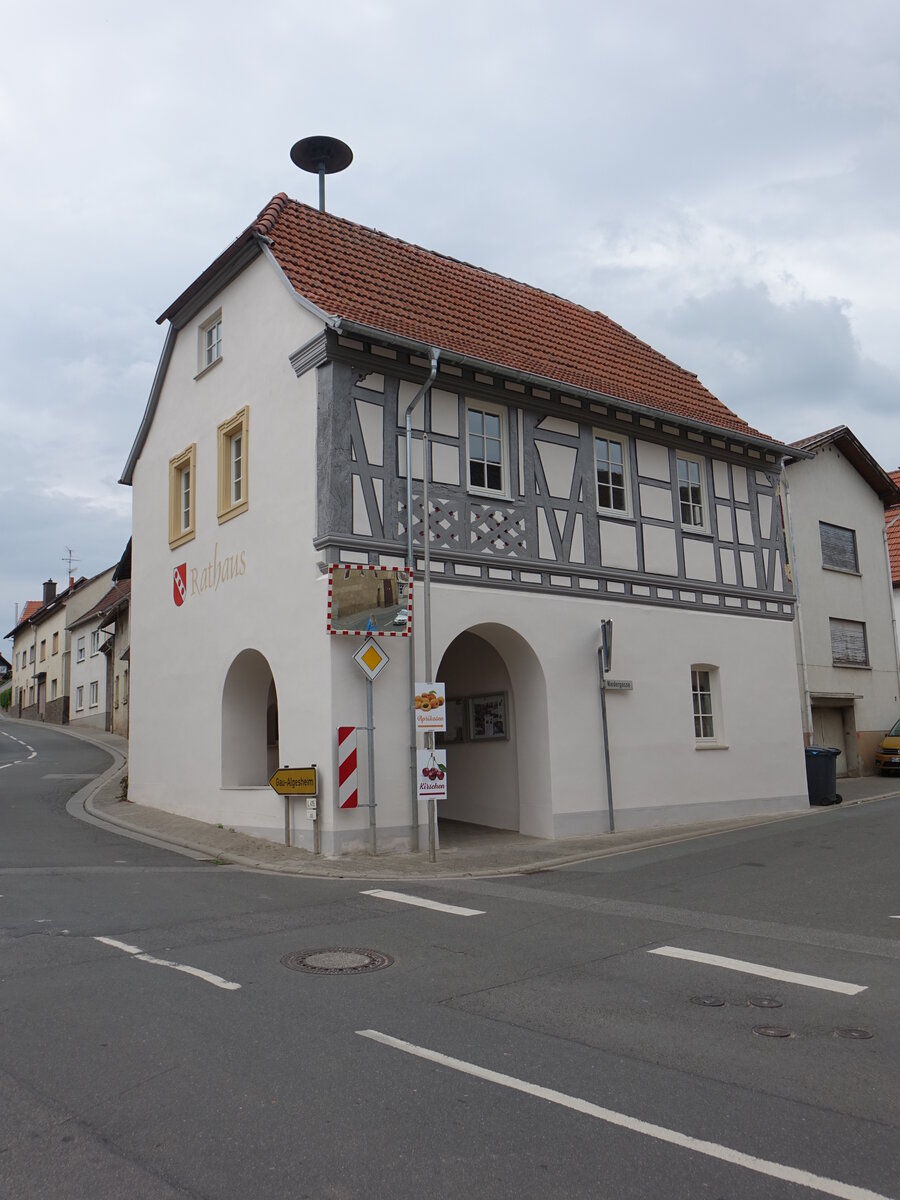 Appenheim, Rathaus in der Hauptstrae, erbaut im 16. Jahrhundert (14.06.2020)