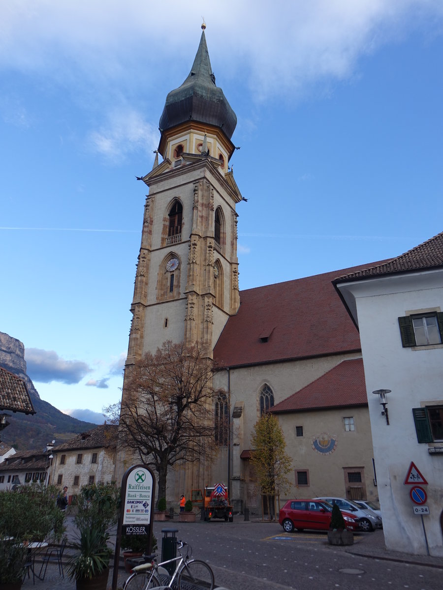 Appiano/Eppan, Pfarrkirche St. Pauls, erbaut von 1461 bis 1552, sptgotische Fassade von Jakob Zwiesels von 1514 (27.10.2017)