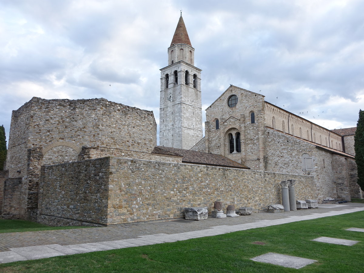 Aquileia, romanischer Dom St. Maria an der Piazza Capitolo, erbaut im 11. Jahrhundert (19.09.2019)
