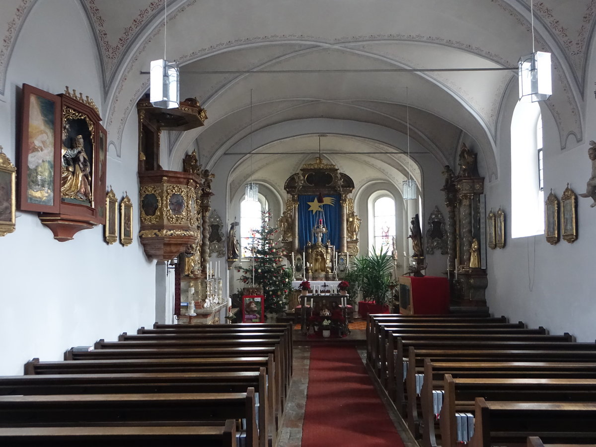 Arbing, Altre und Kanzel in der St. Georg Kirche (25.12.2016)