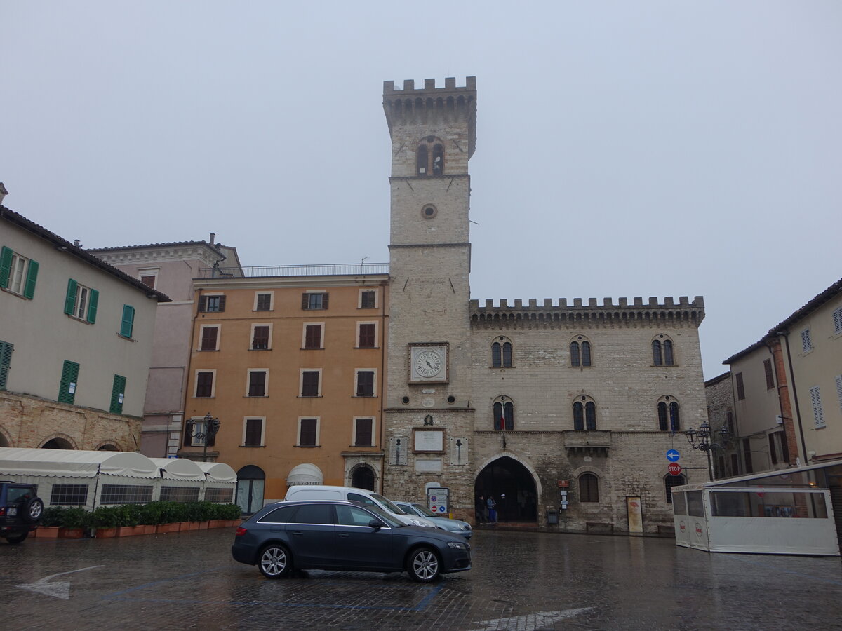 Arcevia, Rathaus Palazzo Comunale am Corso Giuseppe Mazzini (30.03.2022)