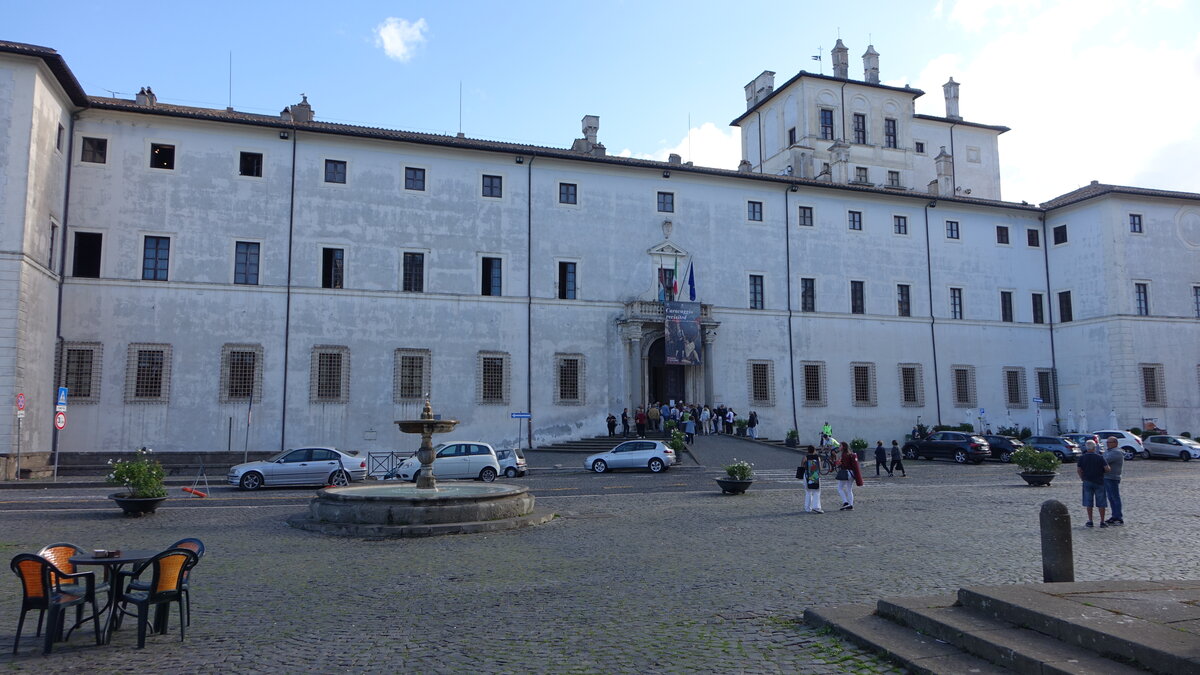 Ariccia, Palast der Familie Chigi, erbaut durch Gian Lorenzo Bernini (20.09.2022)
