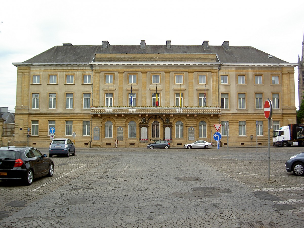 Arlon, Parlament der Provinz Luxemburg am Place Leopold (28.06.2014)