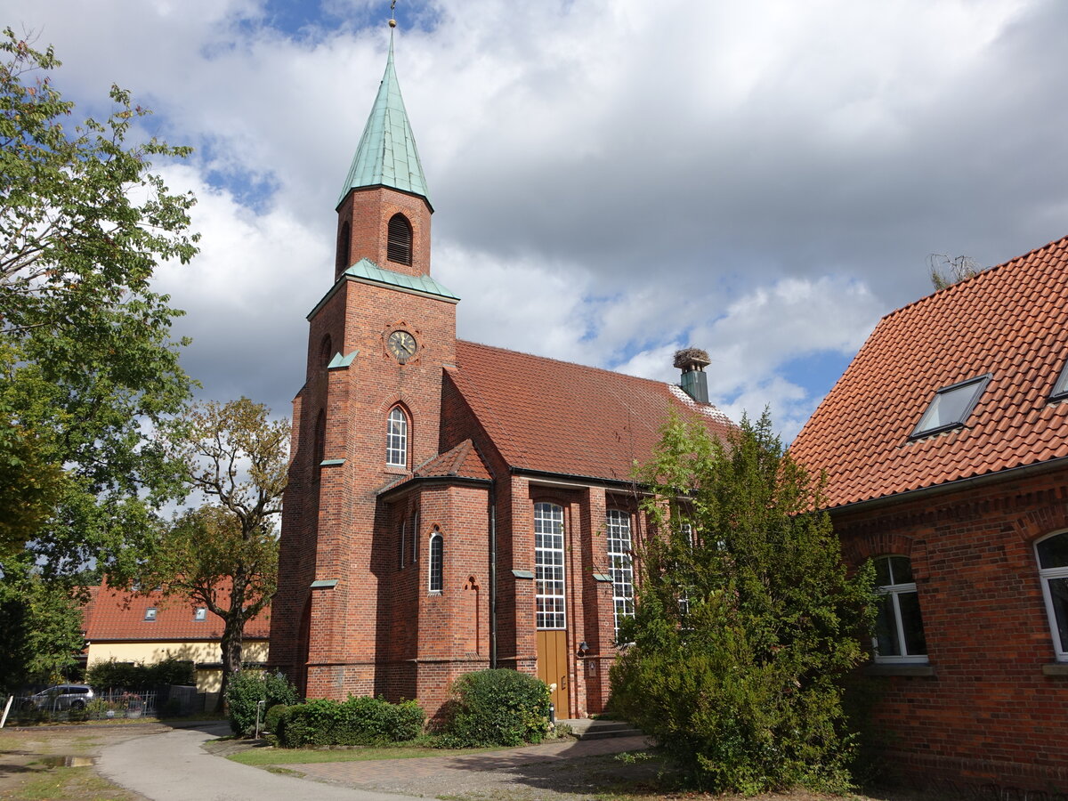 Arpke, evangelische Hl. Kreuz Kirche, erbaut von 1857 bis 1859 nach einem Entwurf von Conrad Wilhelm Hase (15.09.2025)