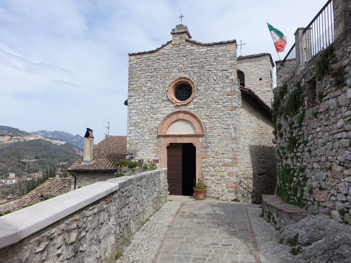 Arrone, Pfarrkirche  San Giovanni Battista, erbaut im 14. Jahrhundert (28.03.2022)