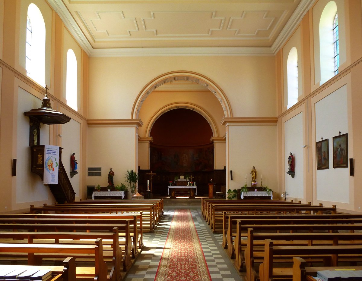 Artzenheim, Blick zum Altar in der Kirche St.Jakobus, Juni 2017