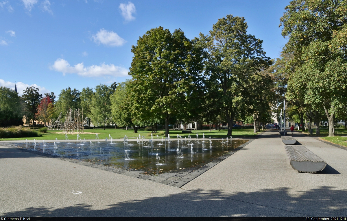 Aschersleben: ein Rundgang durch die lteste Stadt Sachsen-Anhalts.
Die Kernstadt hat einige herrliche Parkanlagen zu bieten. Eine von ihnen ist die Herrenbreite. Sie verbindet die Altstadt mit dem Bahnhof und wurde fr die Landesgartenschau 2010 umgebaut. Seit den 1970er-Jahren sprudelt hier ein Wasserspiel.

🕓 30.9.2021 | 12:11 Uhr