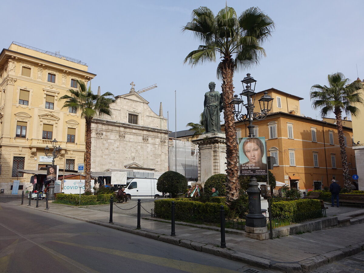Ascoli Piceno, Monumento ai Caduti an der Piazza Roma (29.03.2022)