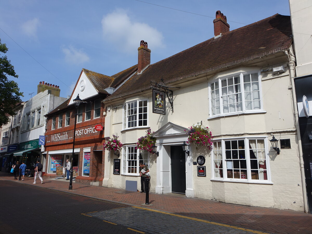 Ashford, The George Hotel in der High Street (03.09.2023)