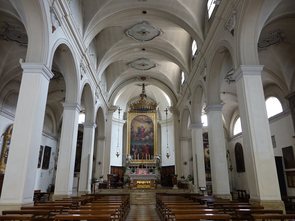 Asolo, Innenraum mit Gemlden von Lorenzo Lotto in der Pfarrkirche St. Maria Assunta (17.09.2019)