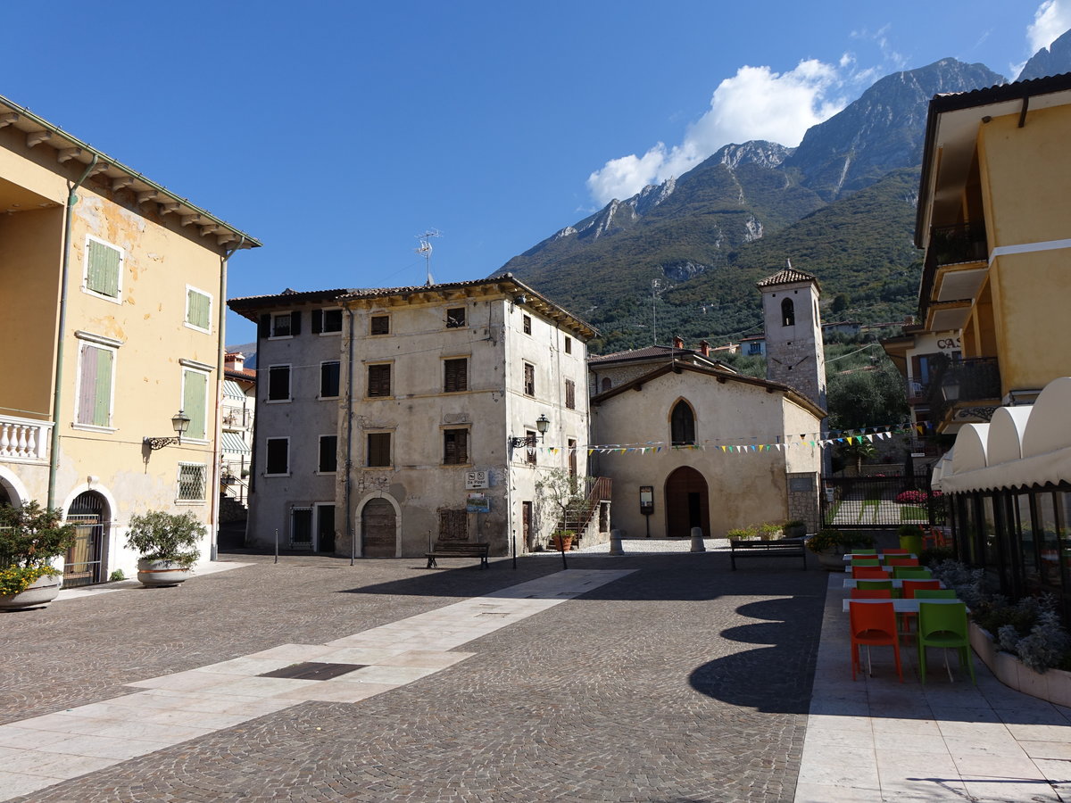 Assenza, San Nicola Kirche am Piazza San Nicola, erbaut im 12. Jahrhundert (07.10.2016)