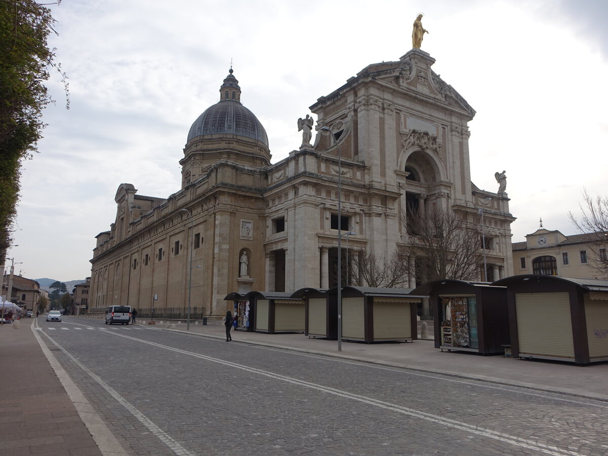 Assisi, Basilika Santa Maria degli Angeli, erbaut von 1569 bis 1679 (27.03.2022)