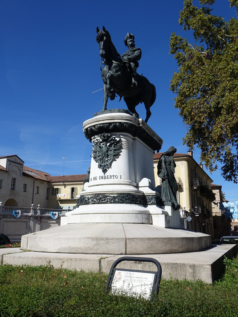 Asti, Denkmal fr Knig Umberto I. an der Piazza Fratelli Cairoli (02.10.2018)