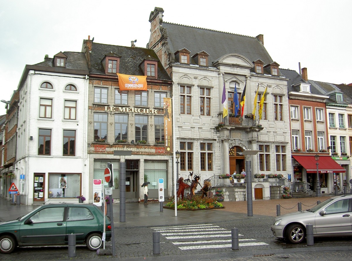 Ath, Rathaus am Grand Place (29.06.2014)