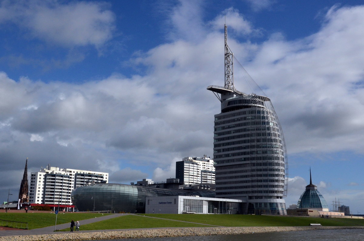 ATLANTIC Hotel SAIL City,  Klimahaus,   Mediterraneo,  und Chopingmeile in Bremerhaven. Am 26.09.2018