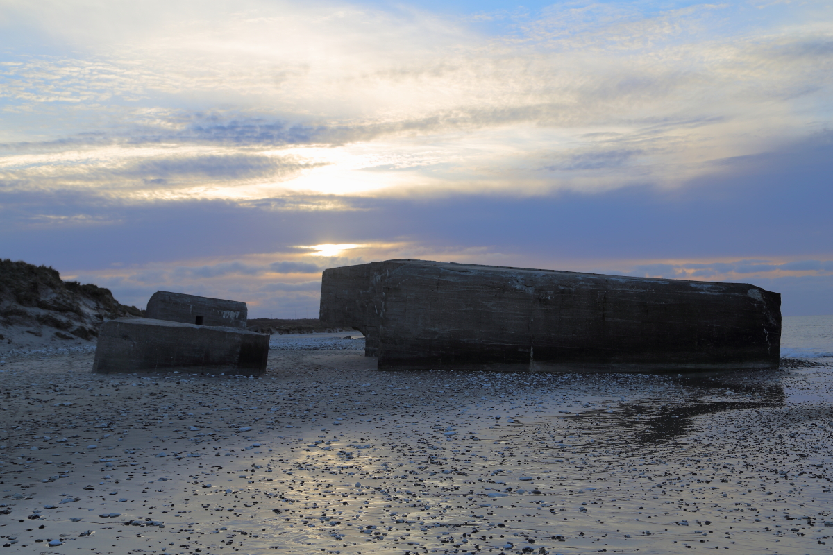 Atlantikwallbunker des II.Weltkrieges am Strand von Vigs, aufgenommen am Abend des 16.04.2014.