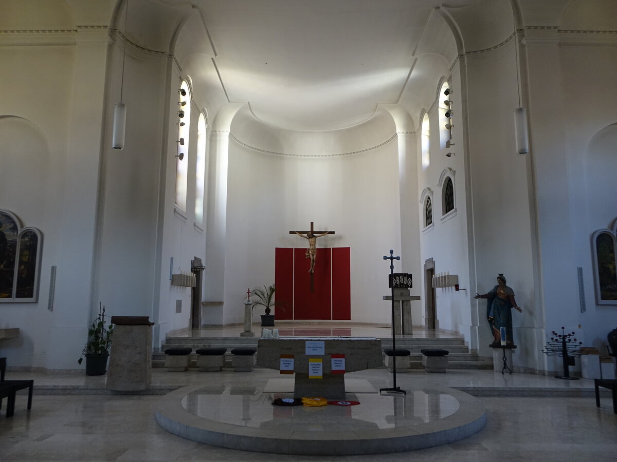 Atzenbach, Altar und Chor der Maria Himmelfahrt Kirche (30.03.2019)