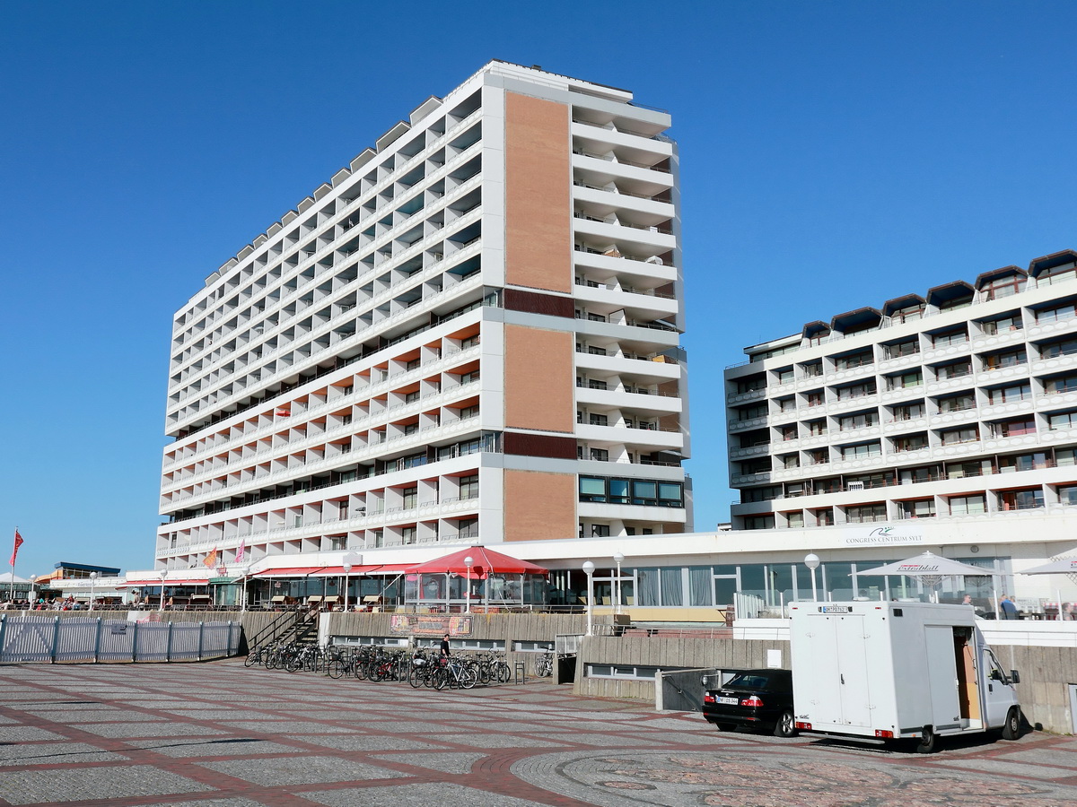 Auch das ist Westerland (Sylt) gesehen am 13. August 2015 von der Strandstrae.