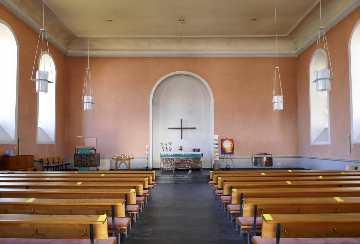 Auenheim, Blick zum Altar in der evangelischen Kirche, Aug.2020