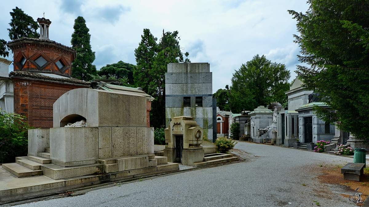 Auf dem Zentralfriedhof von Mailand gibt es viele sehenswerte Grabsttten. (Juni 2022)